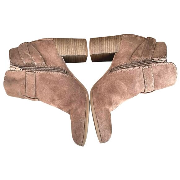 Merona Ankle Boots Women 9 Faux Suede Shoes Taupe Tan Heel Side Zip Neutral Chic - Picture 4 of 15